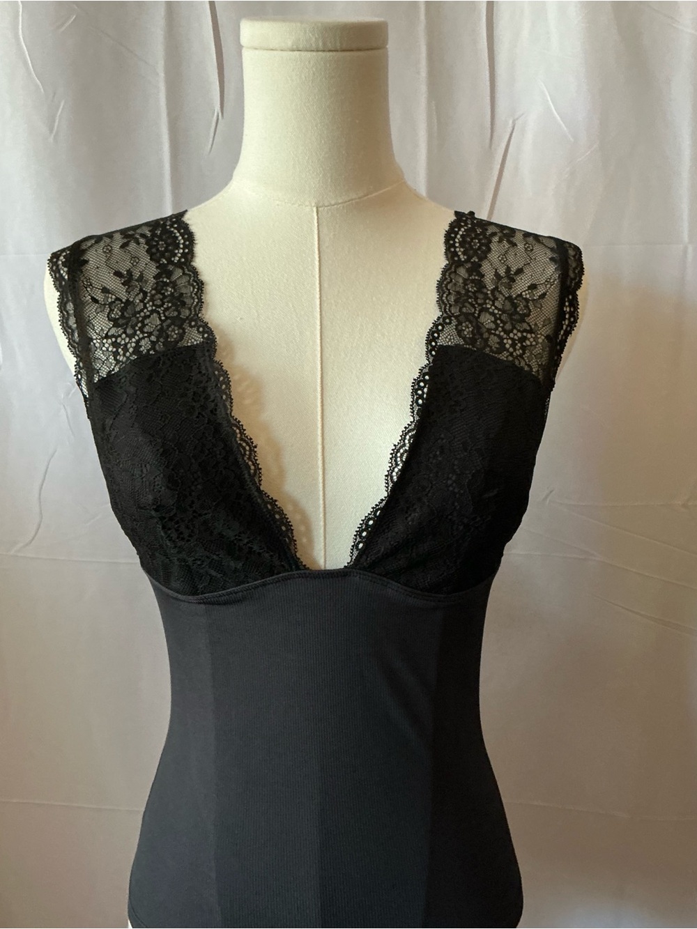 Free People Intimately Power Play Cami Black Lace NWT S XL - Picture 4 of 8